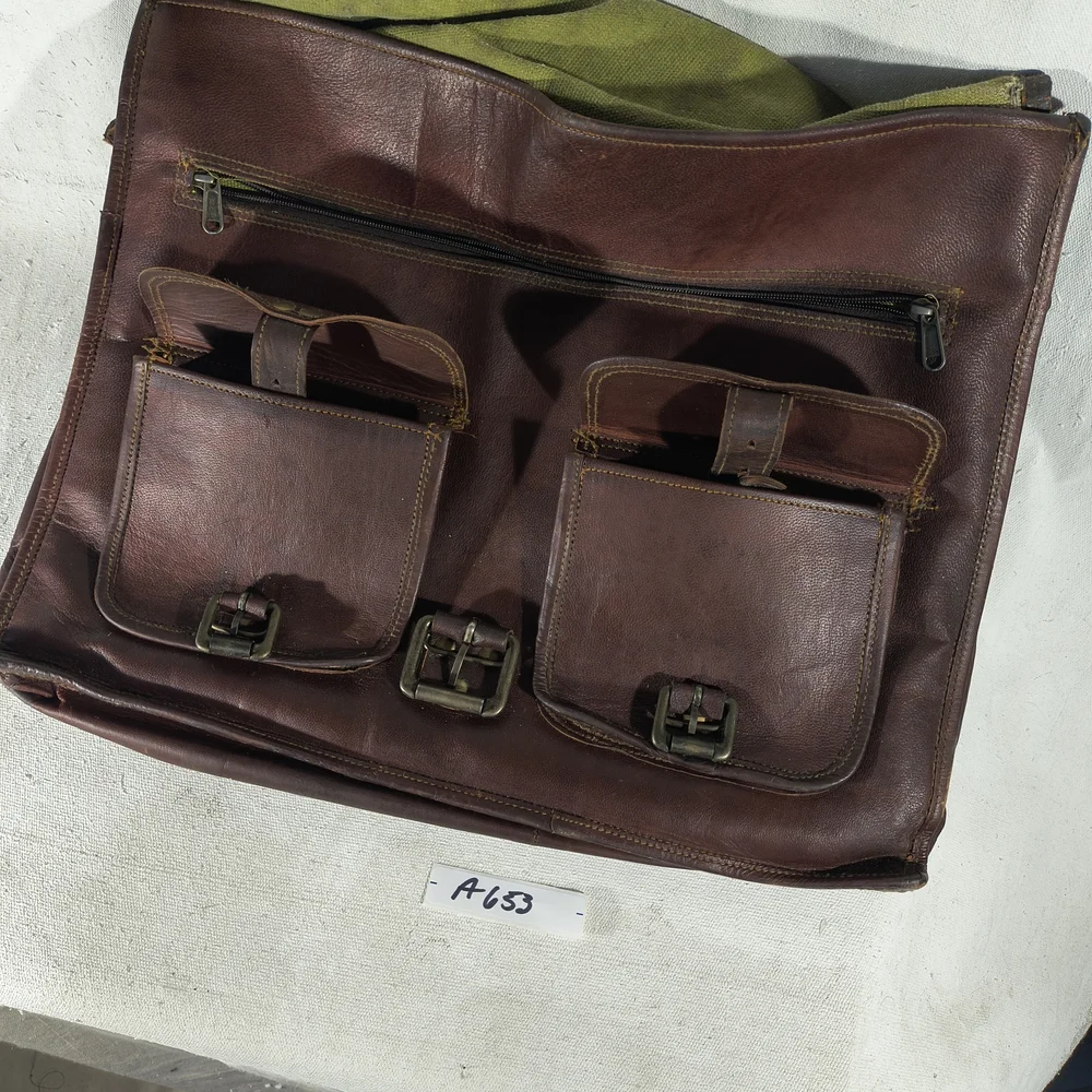 Brown Bag W/ Handle. Fabric Interior 3 Zip Pouches. 16 X 20 X 4 Leather Satchel
